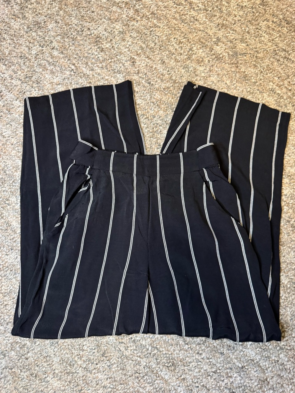 Wilfred Aritzia Black and white Wide-Leg Pinstripe pants